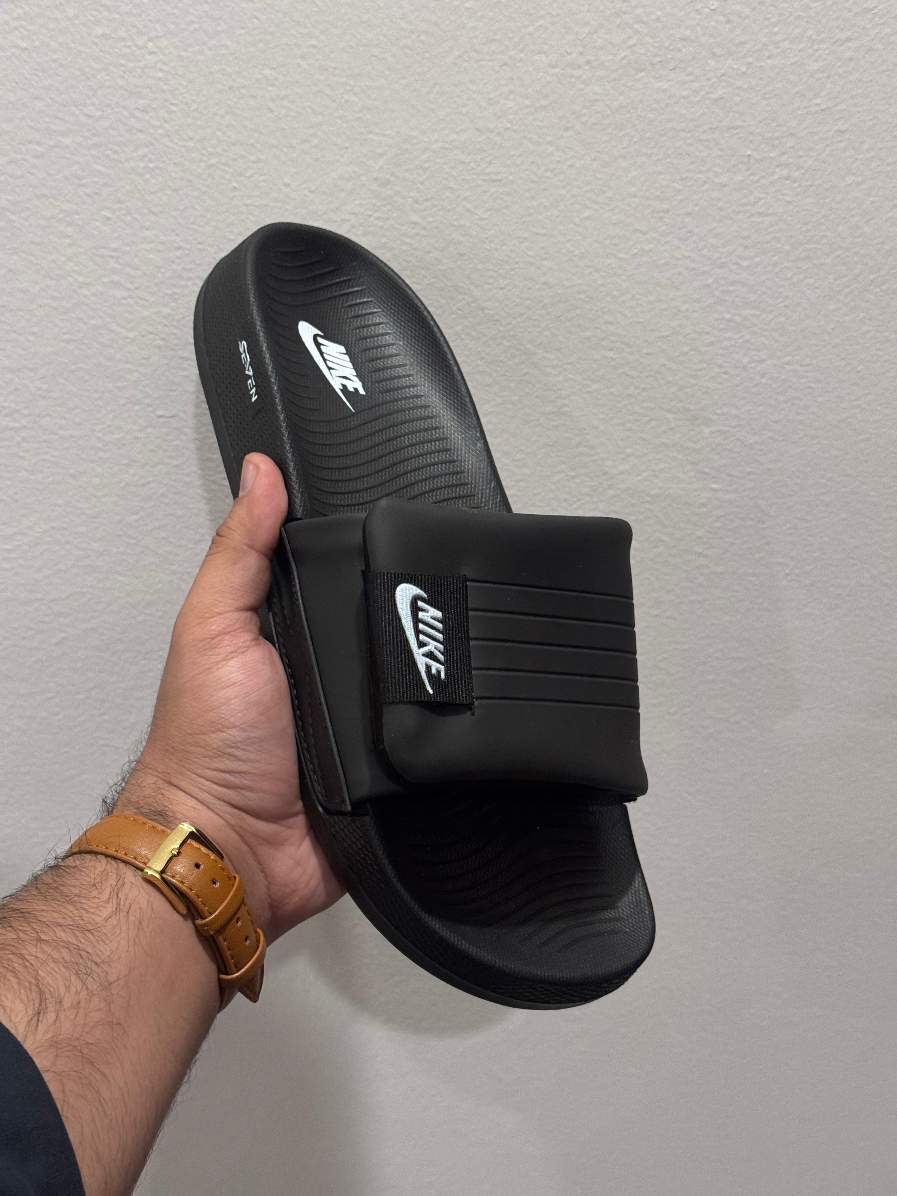 Nikee Premium Adjustable Slides – Black (8mm foam) with recovery sole